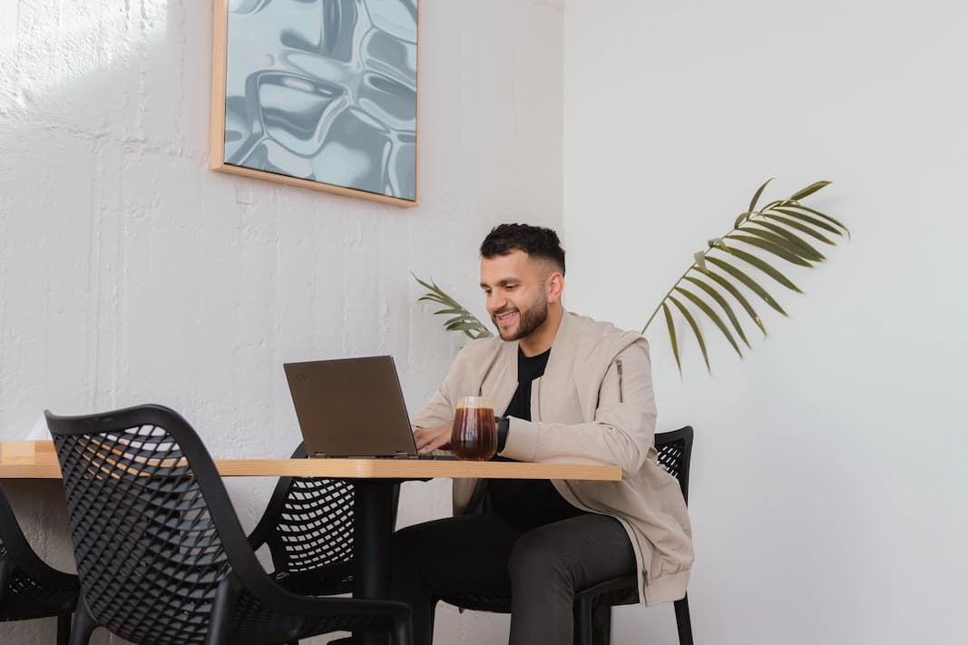 Jason Bruce working with clients